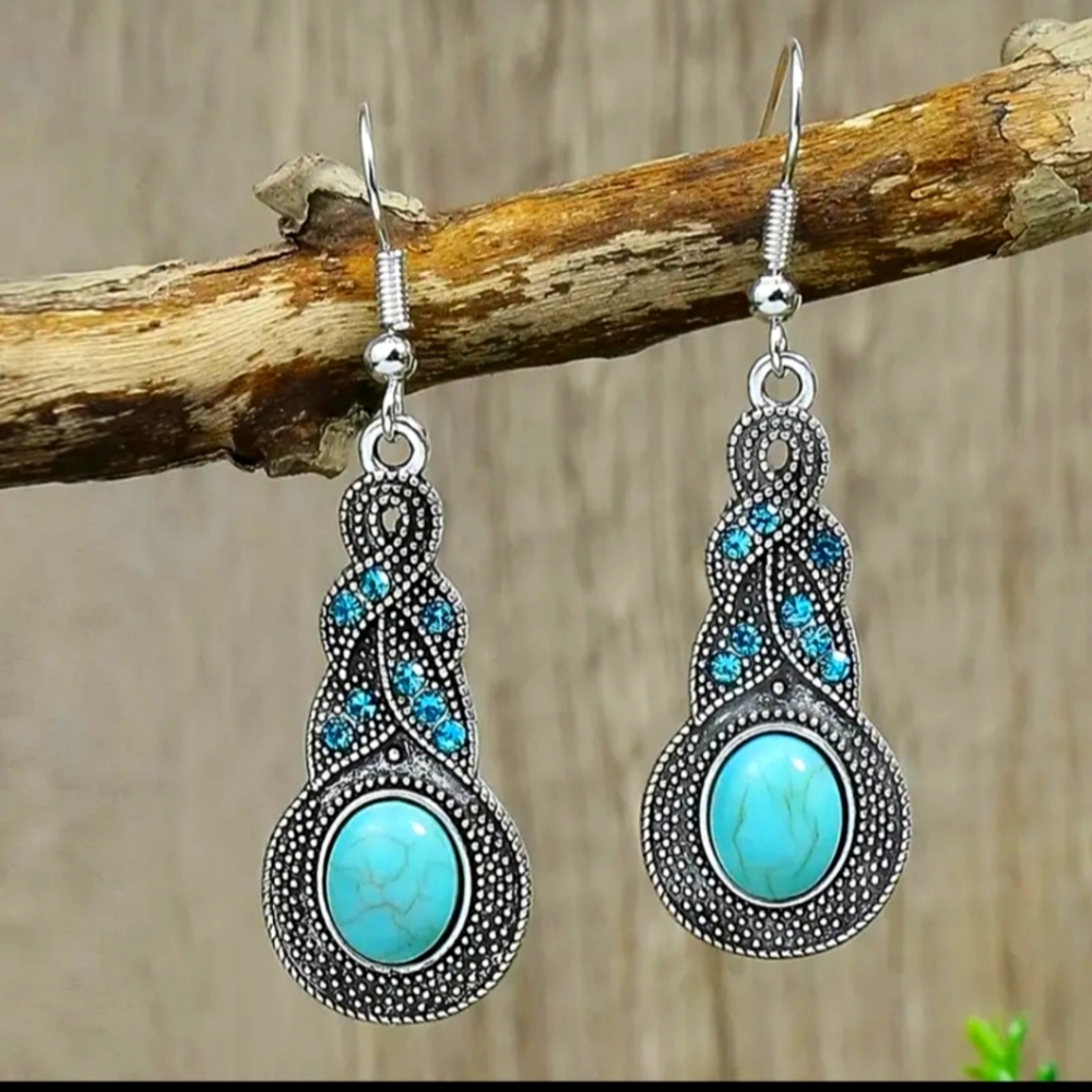 Vintage style turquoise earrings
